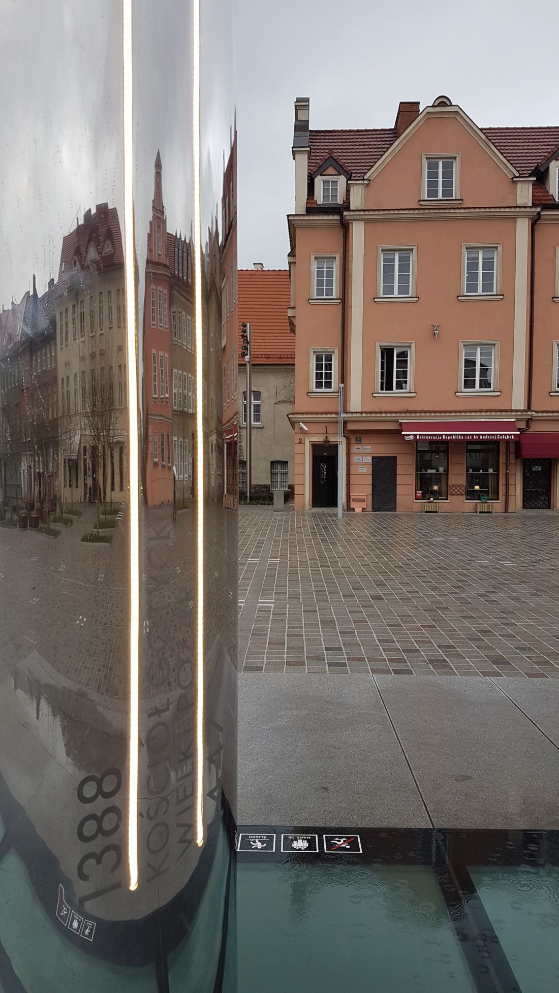 Plac Kolegiacki W Poznaniu Ju Po Przebudowie