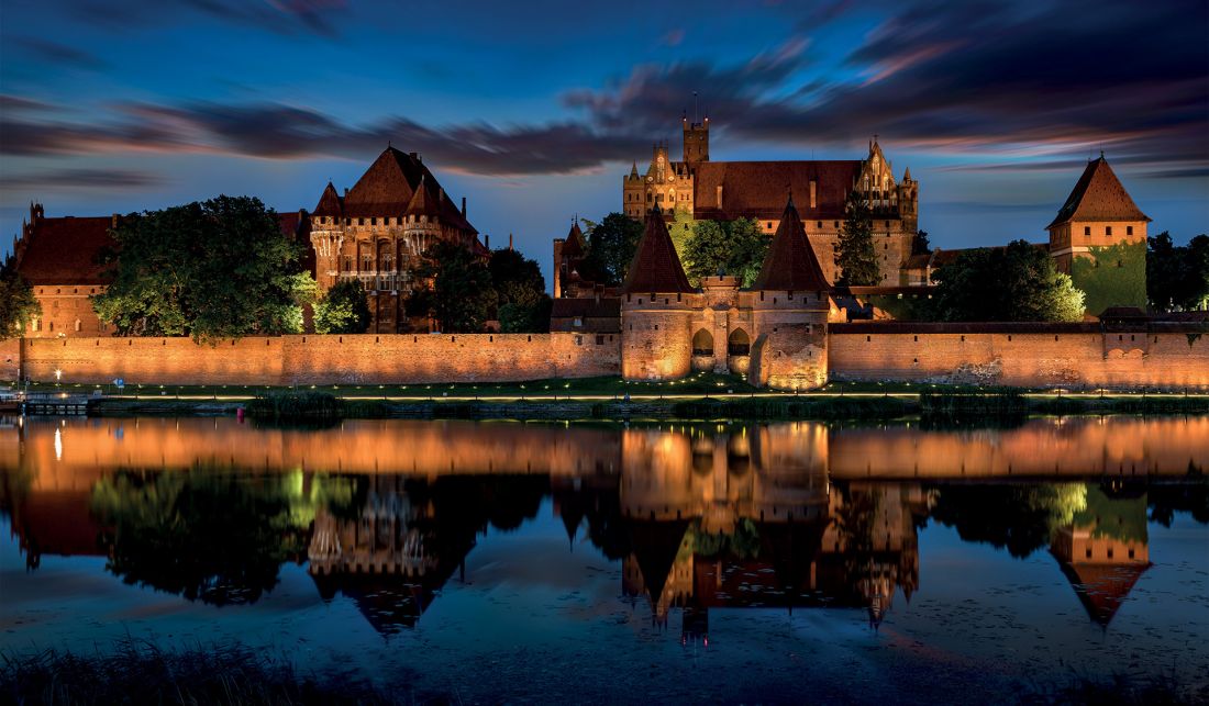 Iluminacja murów zamku w Malborku