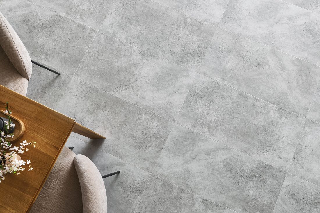 Amaron Forma – panele winylowe w kolorach betonu i naturalnego kamienia
