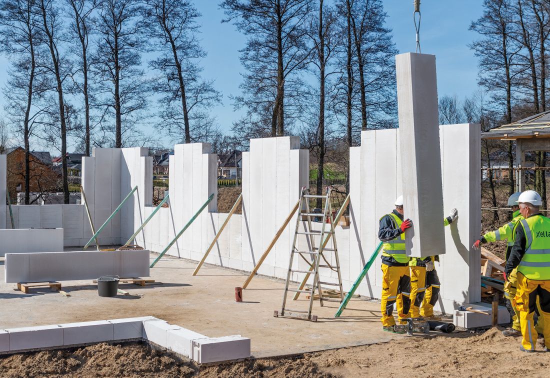 Ytong Panel SWE pozwala wznosić ściany nawet 4 razy szybciej niż w tradycyjnych technologiach drobnowymiarowych