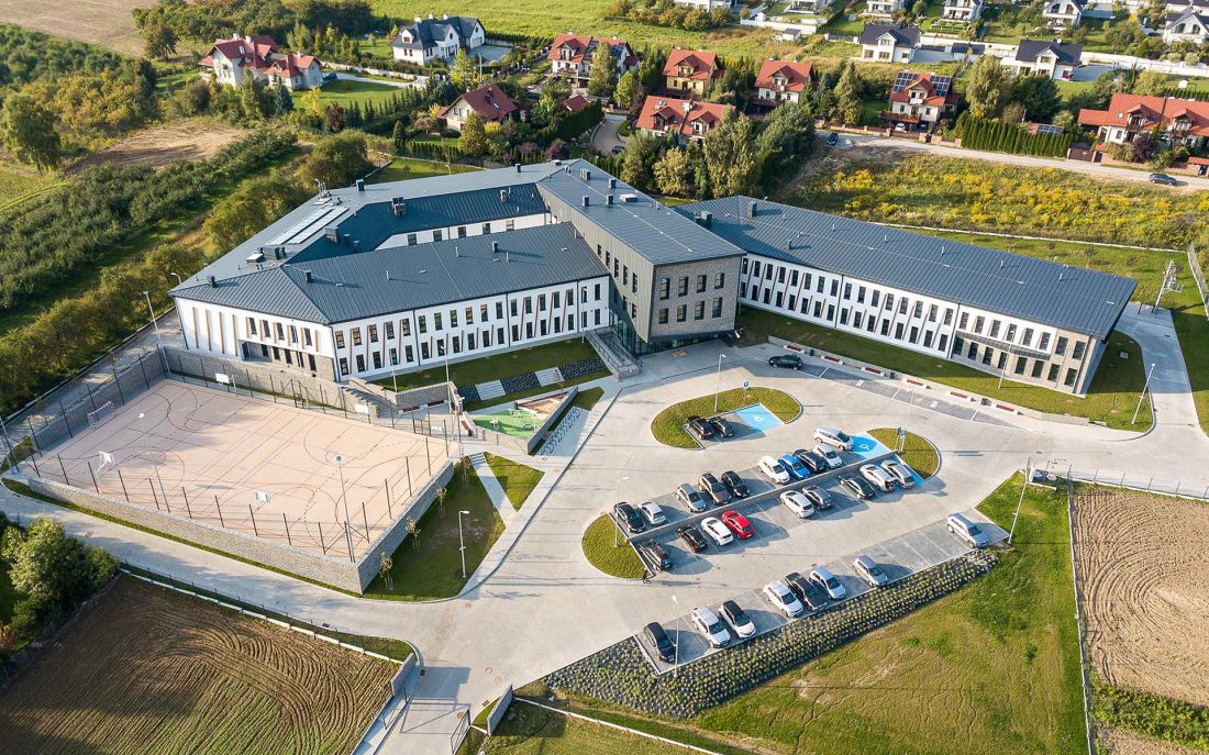 Zespół szkolno-przedszkolny w Przybysławicach