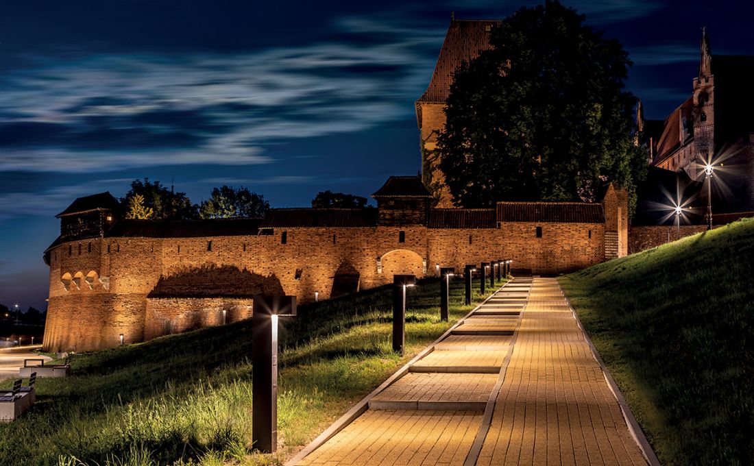 Iluminacja murów zamku w Malborku
