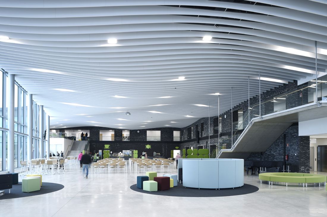 Kurikka Campus, Finlandia System: Ecophon Solo Baffle Wave