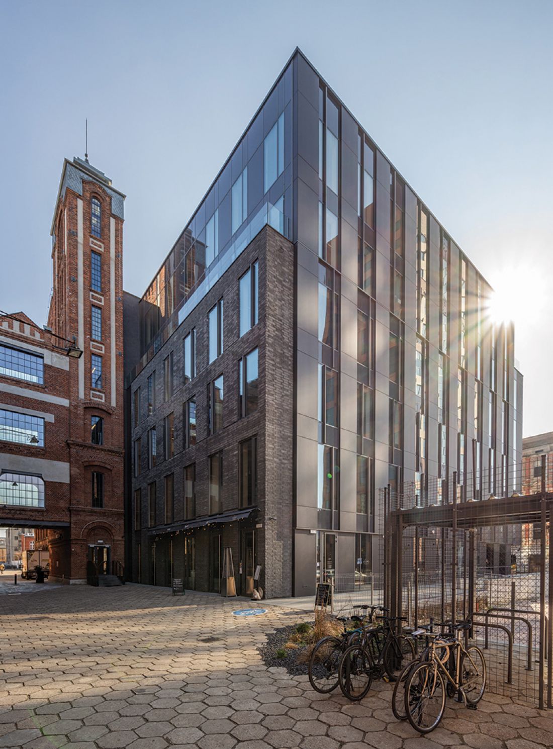 OFF PIOTRKOWSKA CENTER