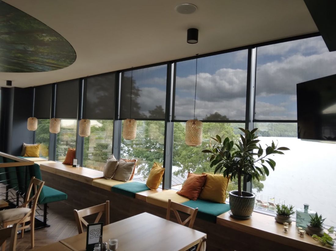 Rolety Absolute w restauracji na Kaszubach