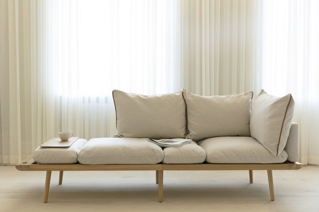 Sofa Around 3 w tkaninie white sand, Umage