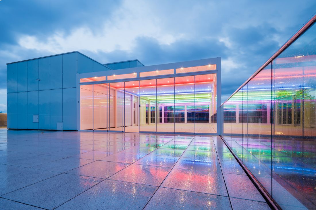 Tarasola Technic z przeszkleniami oraz oświetleniem LED RGB. Galeria Promenada, Świnoujście