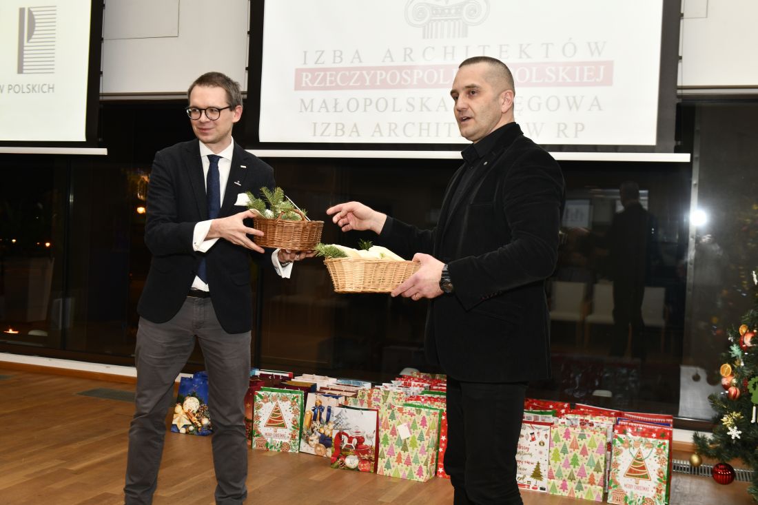 Marek Kaszyński (SARP oddział Kraków) i Piotr Chuchacz (Małopolska Okręgowa Izba Architektów)