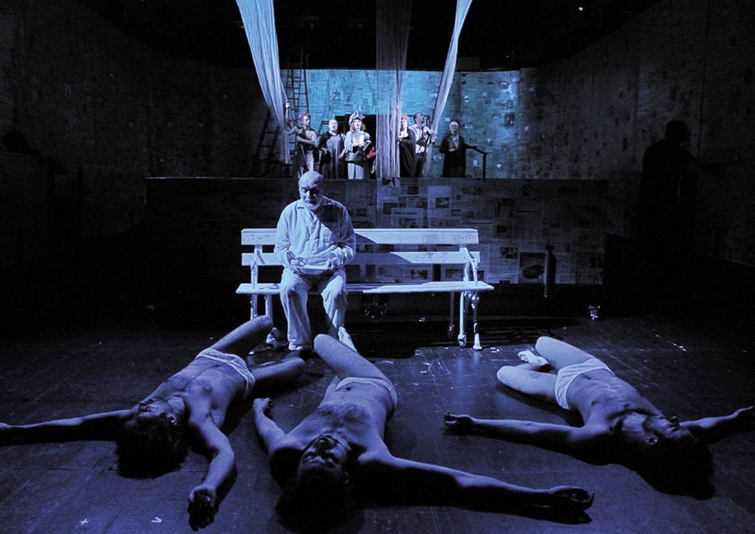 spektakl „Apokalipsa. Skrócona historia maszerowania”, Teatr im. Stefana Jaracza w Łodzi
