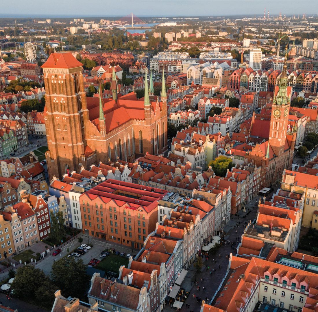panorama gotyckiego Gdańska to wspomnienie o Złotym Wieku i czasach Hanzy