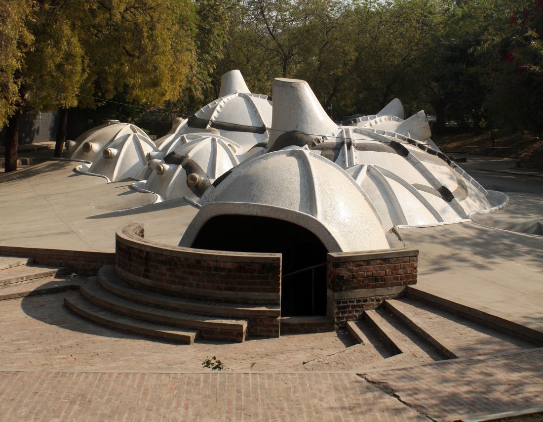Amdavad ni Gufa projektu w Ahmedabadzie (proj. Balkrishna Doshi).