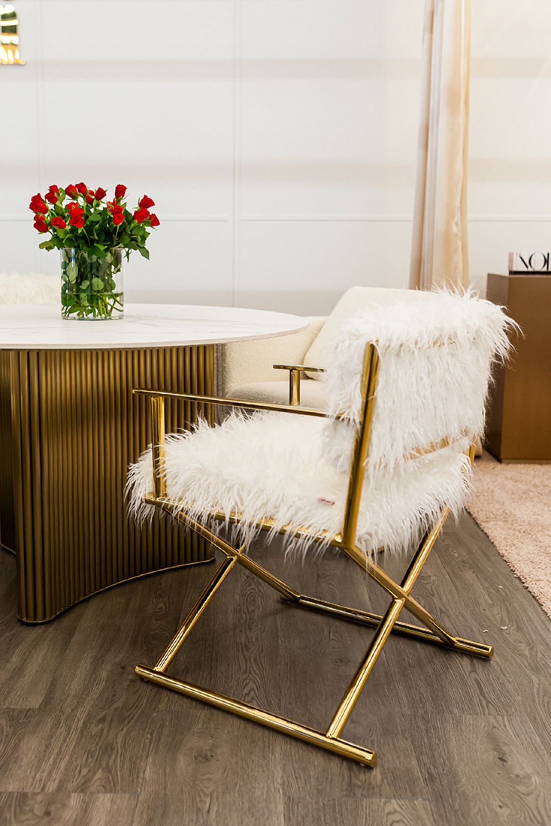 Fotel reżyserski w stylu glamour czyli Faroe
