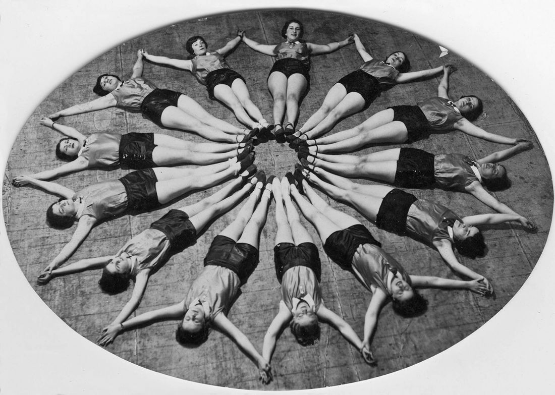 uczennice Szkoły Gimnastyki Nowoczesnej Stanisławy Pohlówny we Lwowie, 1932