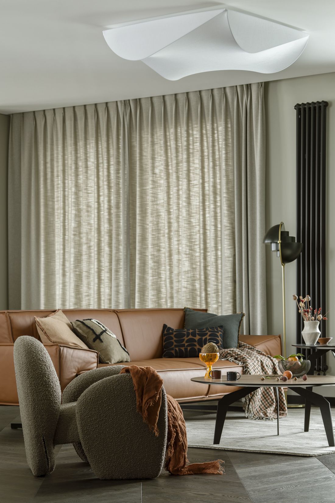 Architektoniczna sofa w salonie