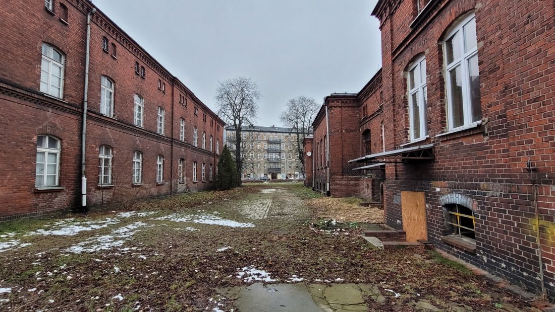 Teren dawnych koszar od strony ul. Grunwaldzkiej