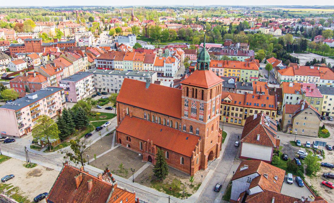 model slow city zakłada podnoszenie jakości życia mieszkańców miasta z dala od wielkomiejskiego zgiełku i pośpiechu; Bartoszyce są największym ośrodkiem w Polsce zrzeszonym w sieci Cittaslow