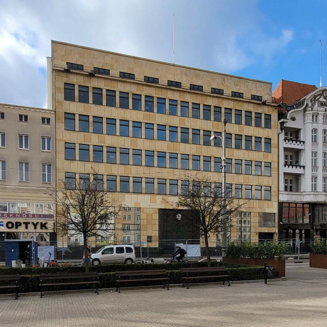 Dawny bank PKO BP, gmach z 1937 r. Plac Wolności, Poznań.