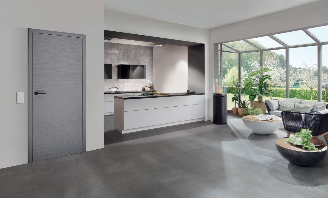 Bezprzylgowe drzwi drewniane DesignLine Concepto, kolor popielaty RAL 7037