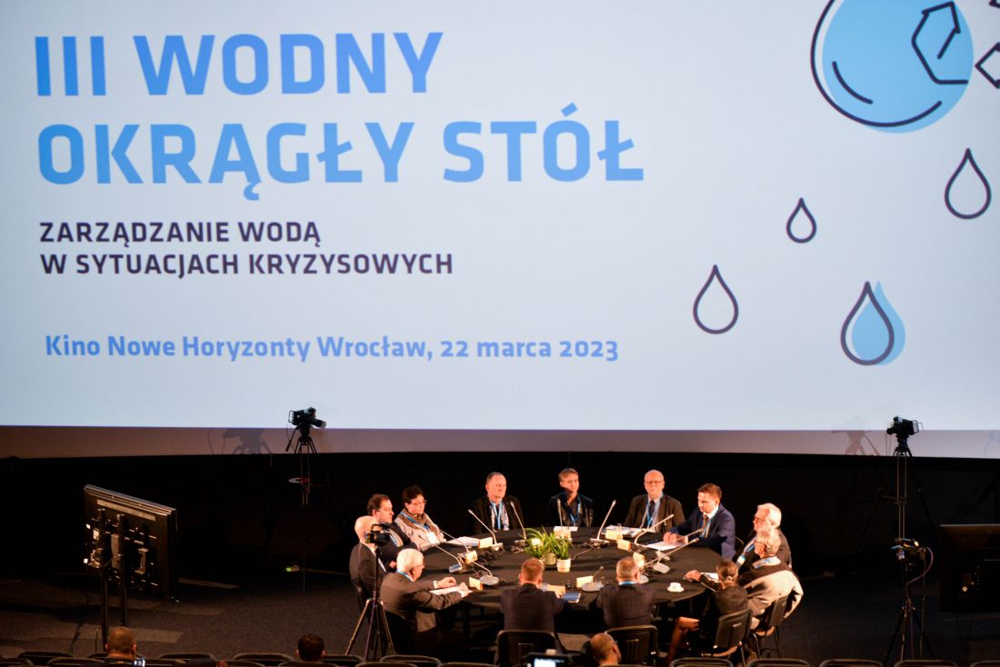 Uczestnicy pierwszej sesji.