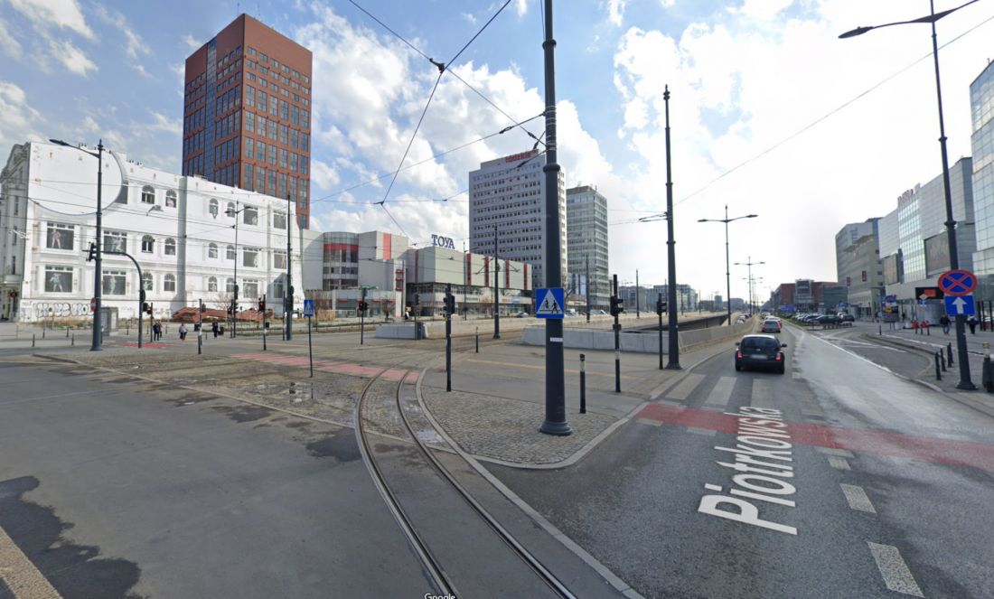 Centrum Łodzi, po przeprowadzonej z sukcesem modernizacji układu drogowego populacja drzew = 0