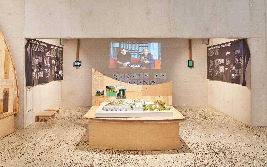 makieta Biblioteki Uniwersyteckiej w Warszawie (proj.: Marek Budzyński, Zbigniew Badowski; zieleń: Irena Bajerska)