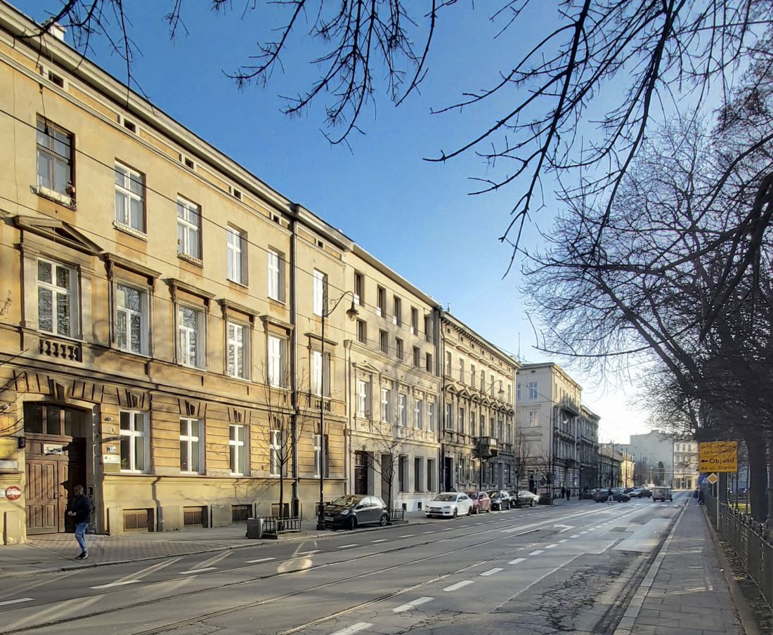 Kamienica pod Złotymi Nożycami od strony plant
