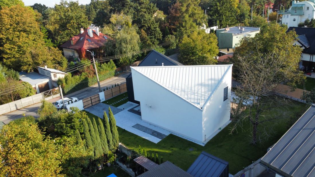 Dom kontrastowy, Pruszków