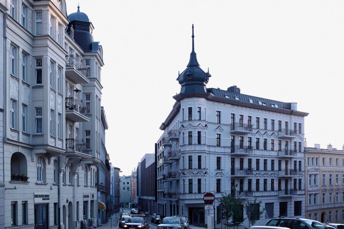 w 2011 roku „Żelazko” zostało zrekonstruowane, a na narożniku ponownie pojawiła się wieżyczka zniszczona w czasie II wojny światowej
