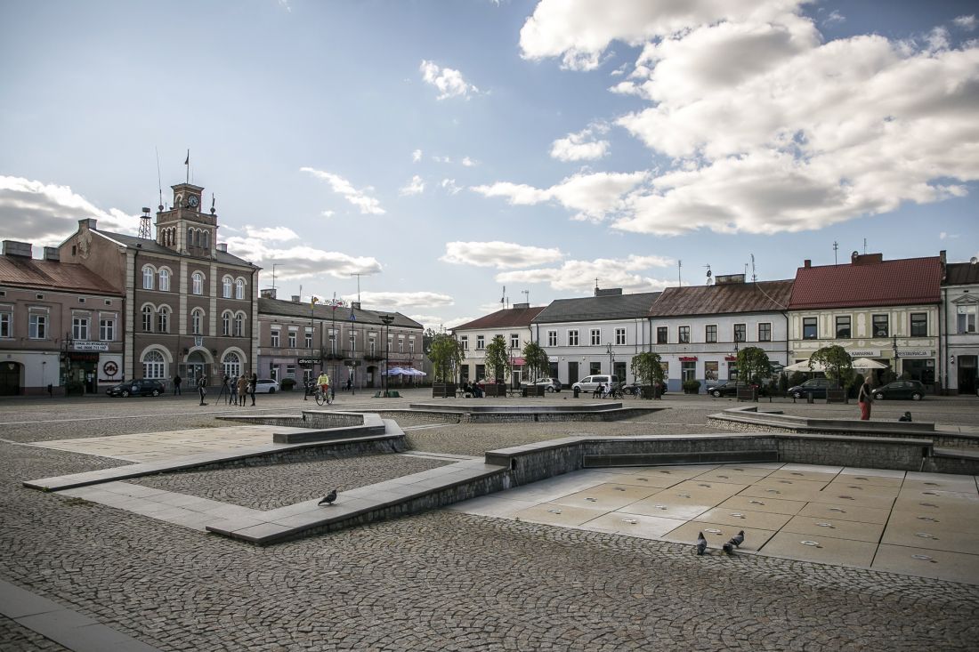 Skierniewice (ilustracja z książki „Betonoza”)