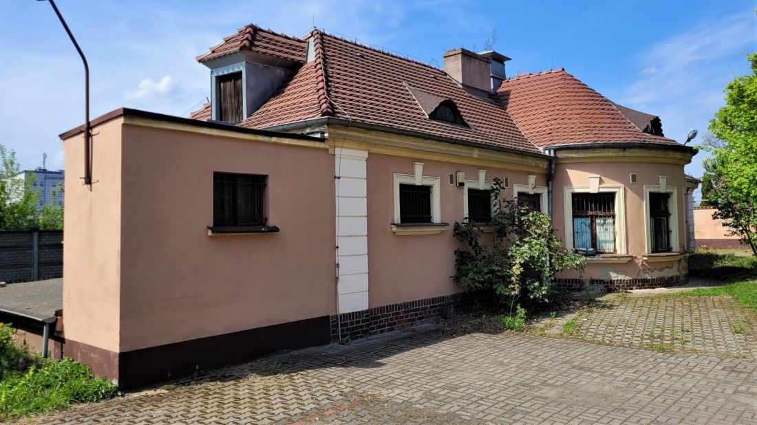 zwierzętarnia uam wieniawskiego dziedziniec