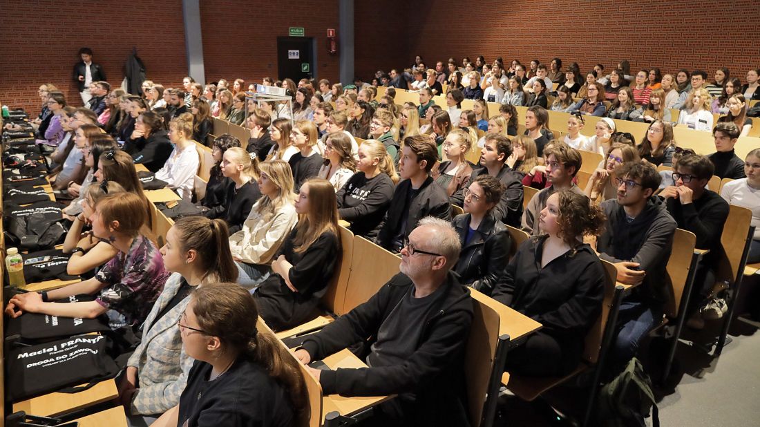 Liczna publika podczas wykładu