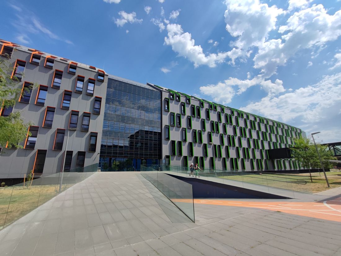 Kampus Akademicki, Osijek, Chowacja — fasada fotowoltaiczna