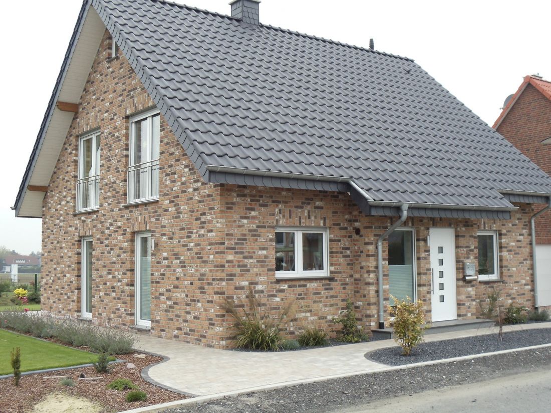  Dachówki ceramiczne są wykonane z gliny lub innych materiałów ceramicznych
