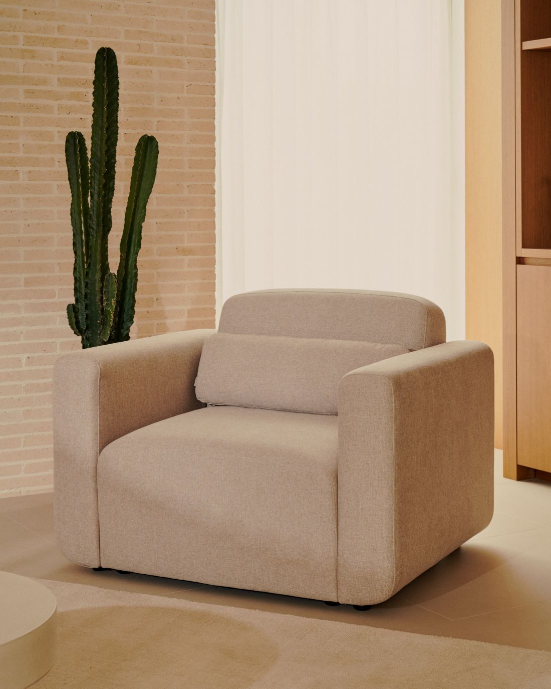 Częścią kolekcji Neom jest fotel 