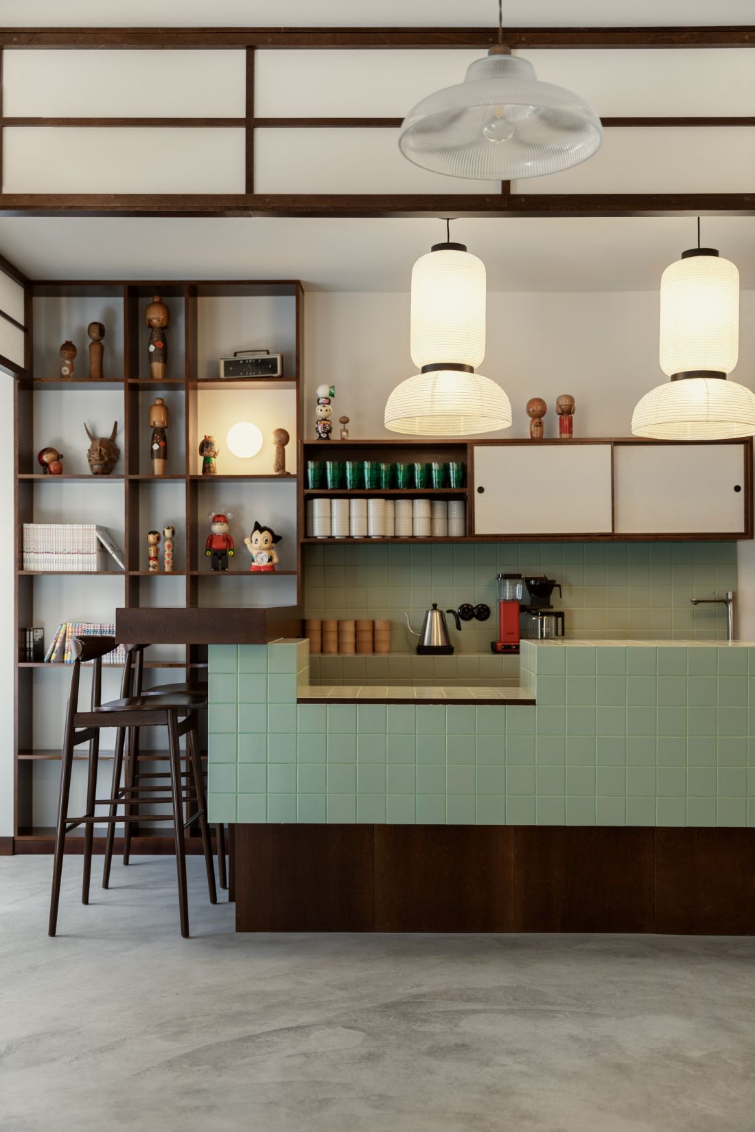 Bar w kolorze miętowej zieleni