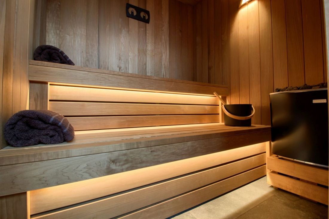 We wnętrzu znajduje się sauna