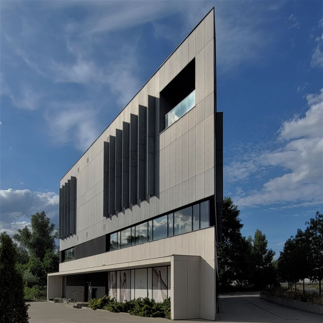 biurowiec Quartz Office, ul. Klinkierowa, Poznań, widok od południowego wschodu