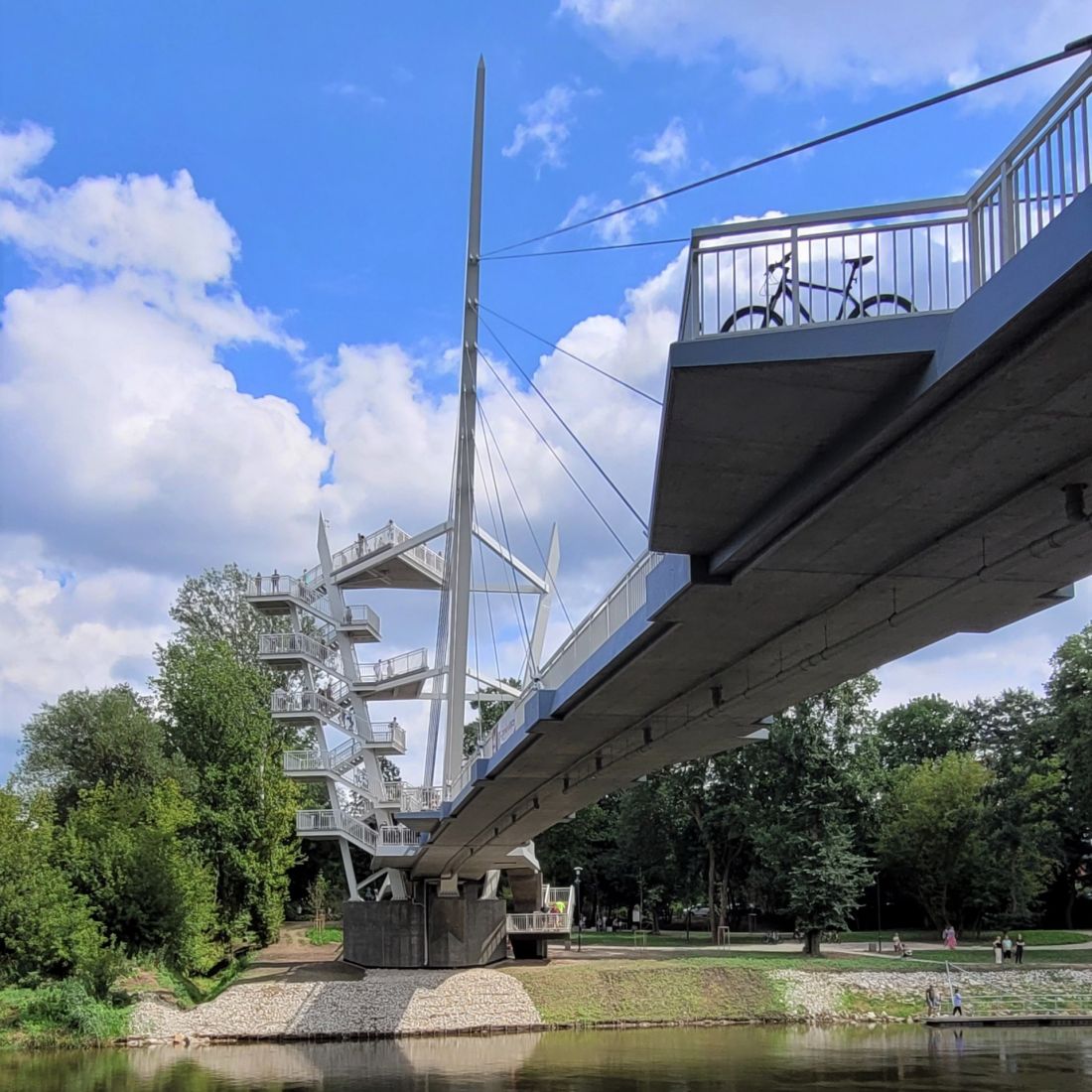 kładka pieszo-rowerowa w Owińskach k/Poznania, proj.: Atelier Paweł Byrski