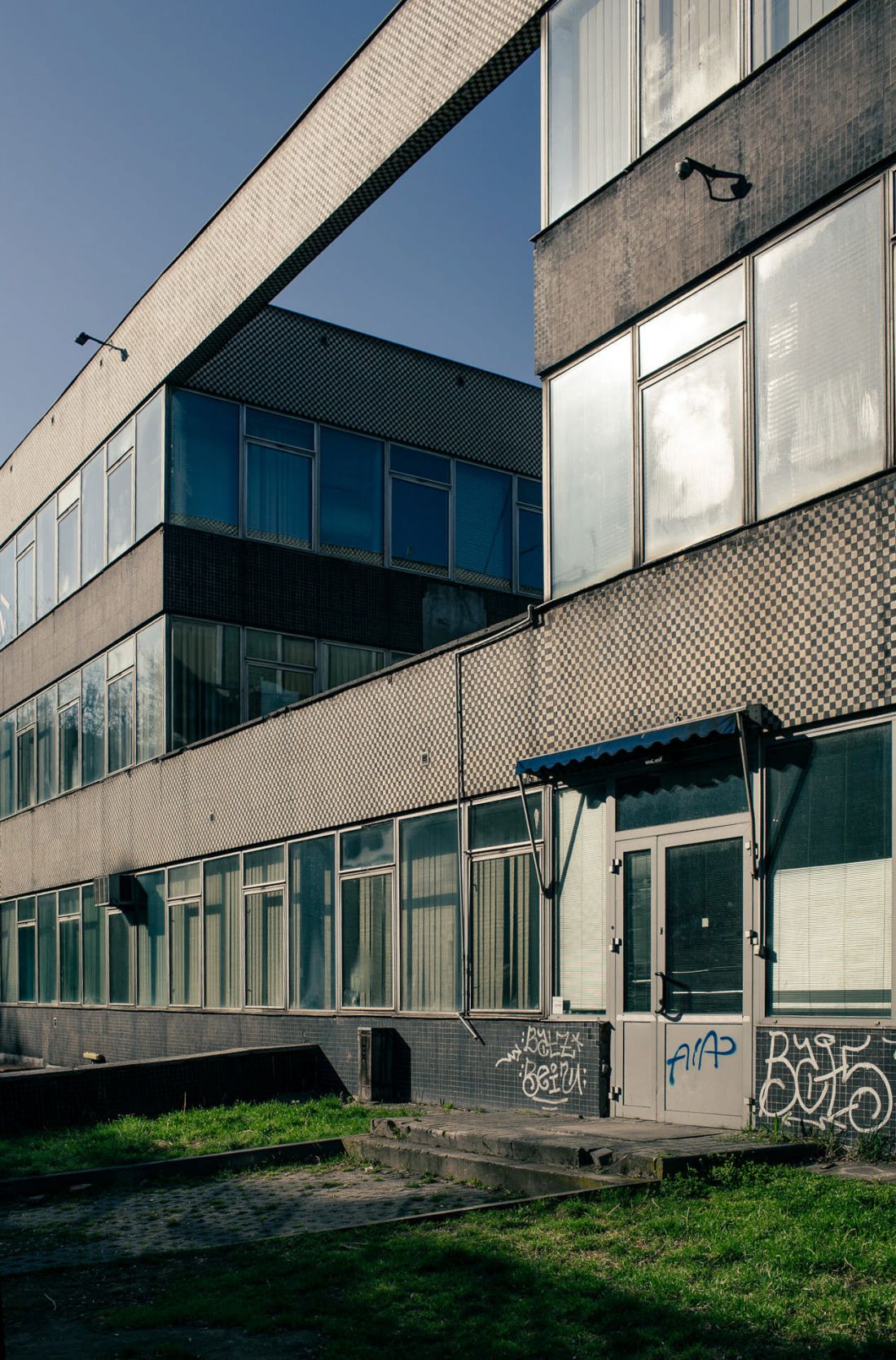 południowa elewacja budynku