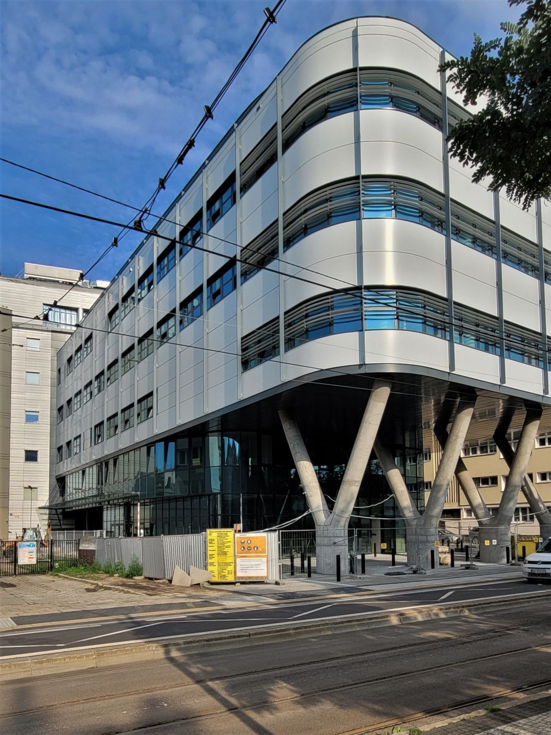 nowe skrzydło Wielkopolskiego Centrum Onkologii, Poznań, ul. Strzelecka