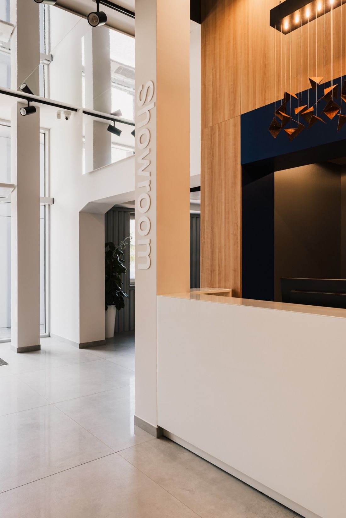 Showroom biura B+M