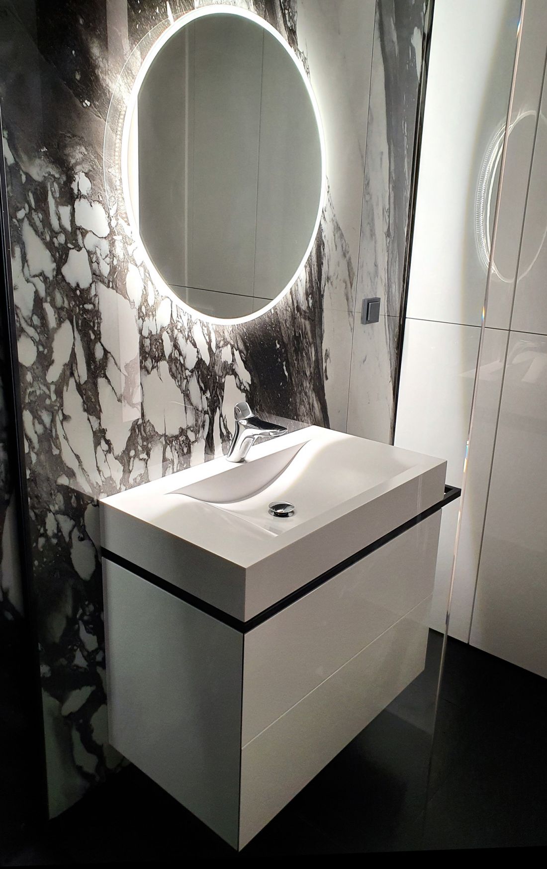 Cahaya Design SAJLU wersja mała Corian Glacier White_