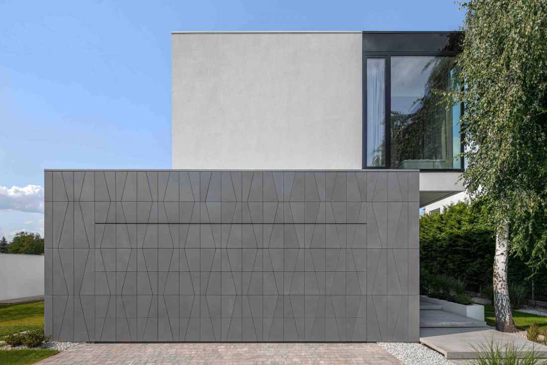 indywidualny wzór fasady ceramicznej, który zastosowano w realizacji 