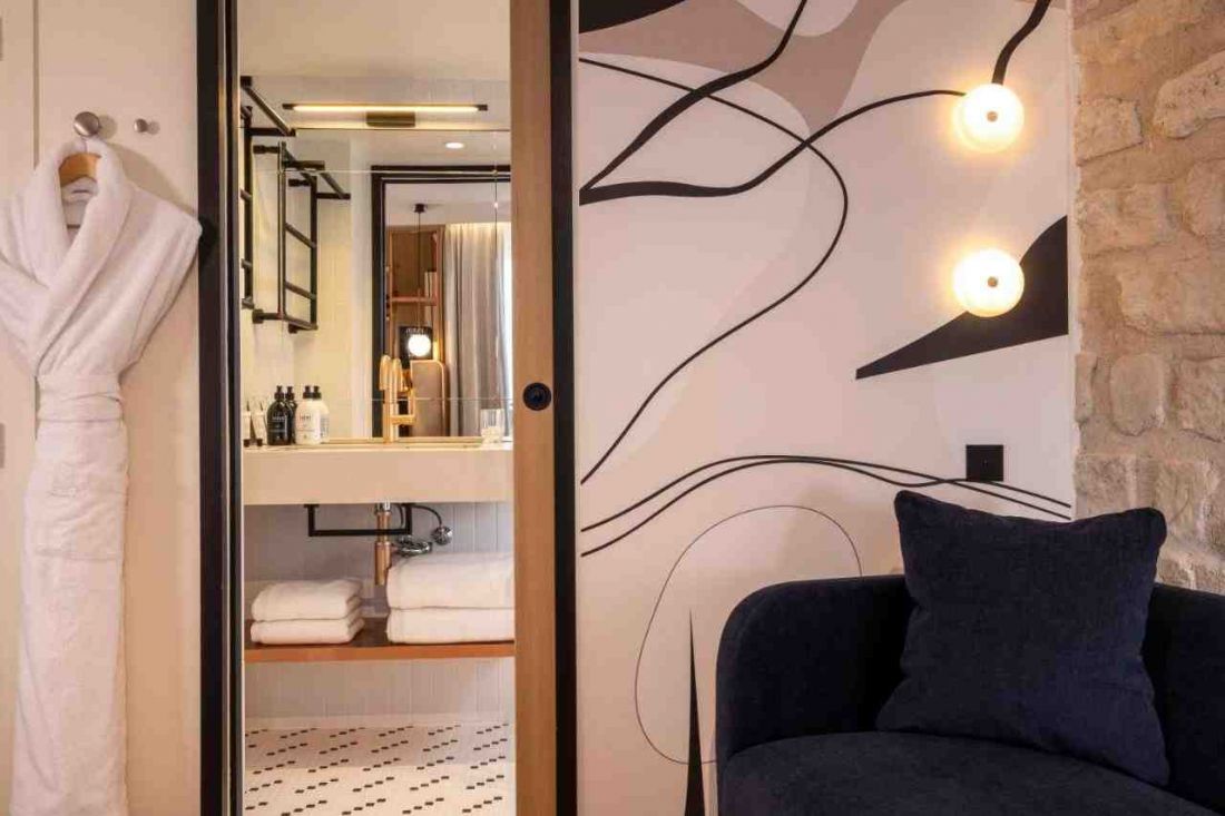 Butikowy hotel w Paryżu projektu Tremend już otwarty, a w nim prace polskich artystów!