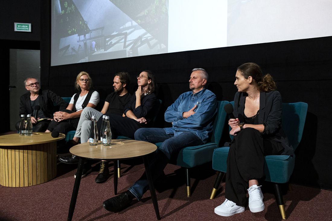 jedna z Archi Prelekcji. Od lewej: Mariusz Twardowski, Dorota Omylska, Karol Nieradka, Barbara Marchiwcka, Wojciech Niebrzydowski, Marlena Pilch