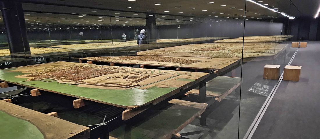 dla miłośnika miast prezent prosto z niebios: całe piętro urbanistyki w skali 1:600