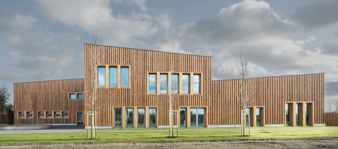 Grădiniță eficientă din punct de vedere energetic din Reguły, proiectată de: MOC Architects: