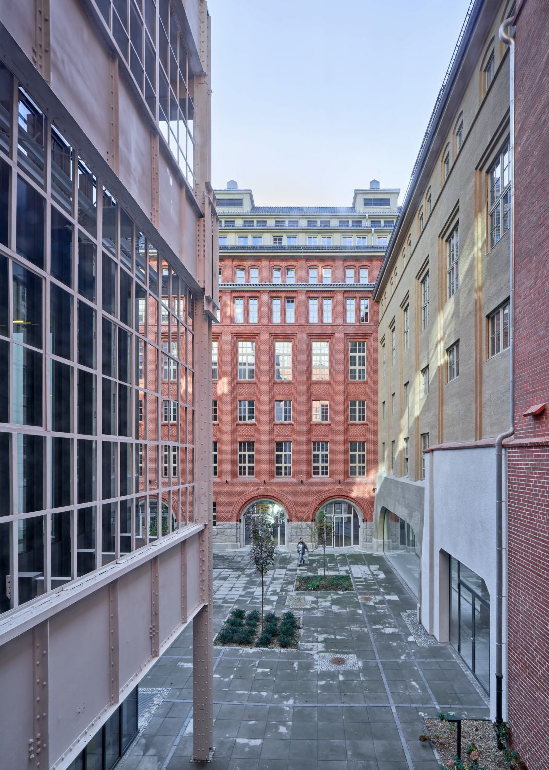 architekci zaadaptowali dawną piekarnię na akademik 