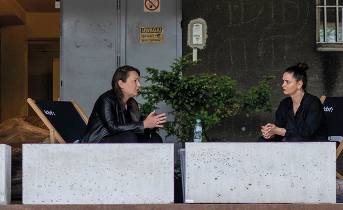 Carolina Pietyra i Małgorzata Tomczak — wywiad w podcieniu budynku Apteki