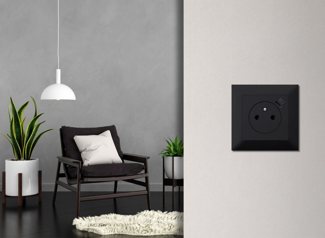 SUNO – gniazdo 2P+Z + USB-C